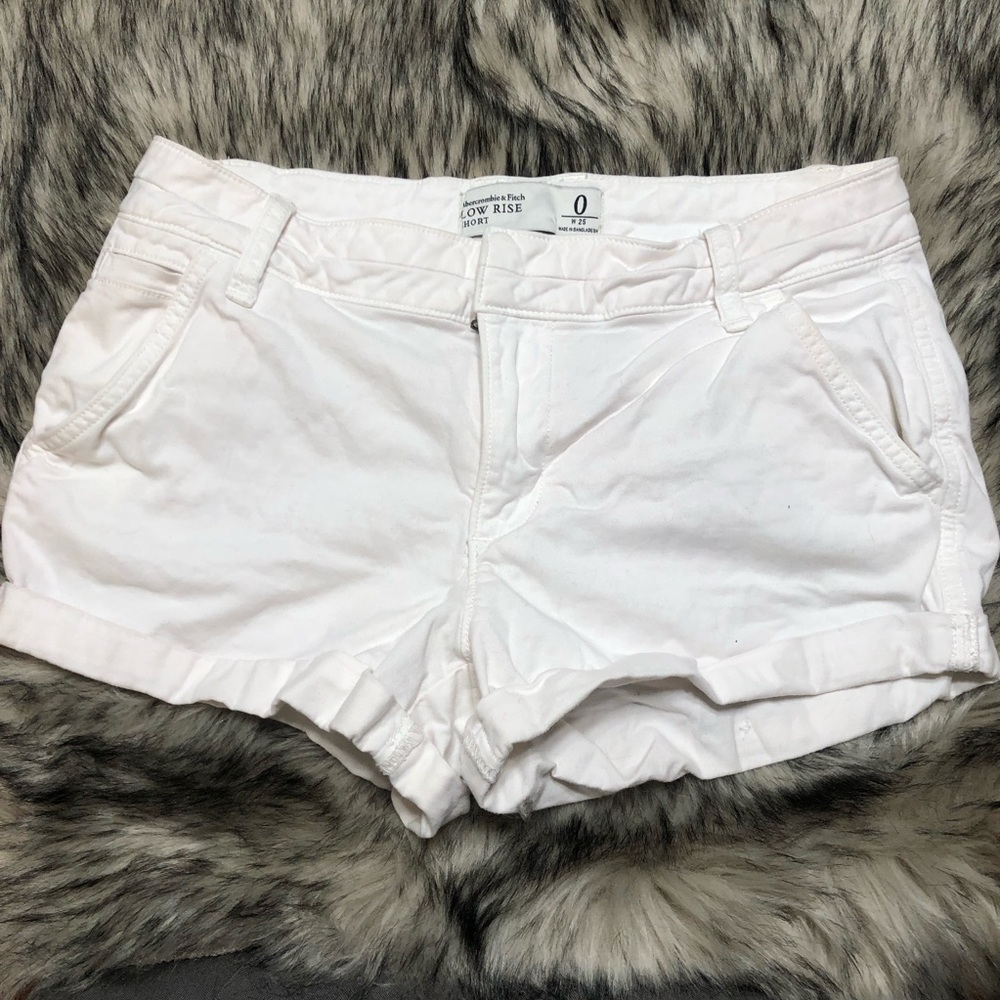 Whit low rise shorts